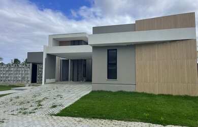 Imagem: A casa em condomínio possui 5 Dormitórios, 4 Banheiros, 4