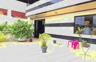 Imagem: A casa possui 5 Dormitórios, 4 Banheiros, 4 Vagas na garagem