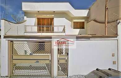 Imagem: A casa possui 2 Dormitórios, 3 Banheiros, 3 Vagas na garagem