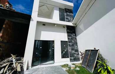 Imagem: A casa em condomínio possui 3 Dormitórios, 3 Banheiros, 10m²