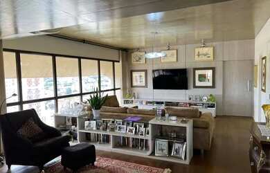 Imagem: O apartamento possui 4 Dormitórios, 4 Banheiros, 2 Vagas na