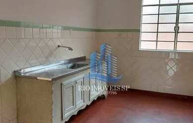 Imagem: A casa possui 2 Dormitórios, 1 Banheiro, 2 Vagas na garagem