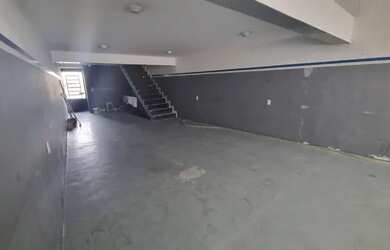 Imagem: O depósito possui 220m² de Área e está localizado em Vila