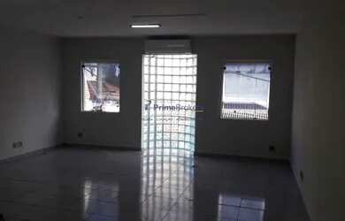 Imagem: O depósito possui 2 Vagas na garagem, 463m² de Área e está