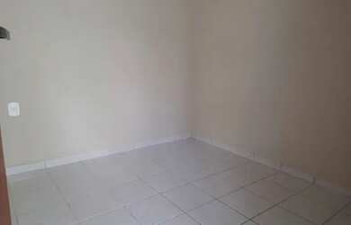 Imagem: A casa possui 2 Dormitórios, 2 Banheiros, 1 Vaga na garagem