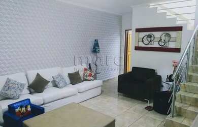 Imagem: A casa possui 4 Dormitórios, 4 Banheiros, 2 Vagas na garagem