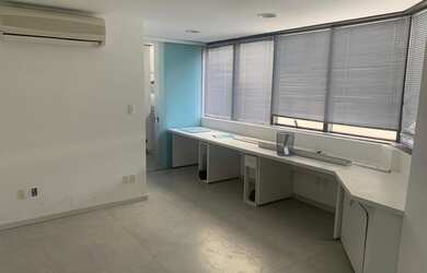 Imagem: O depósito possui 1 Vaga na garagem e 40m² de Área e está