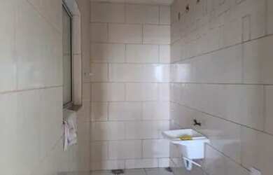 Imagem: A casa possui 2 Dormitórios e 1 Banheiro e está localizado