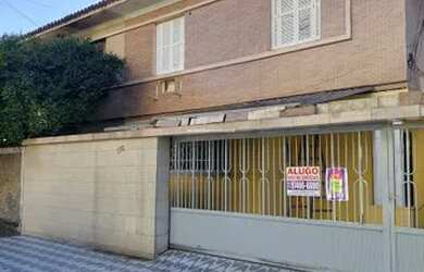 Imagem: A casa possui 3 Dormitórios, 2 Banheiros, 1 Vaga na garagem