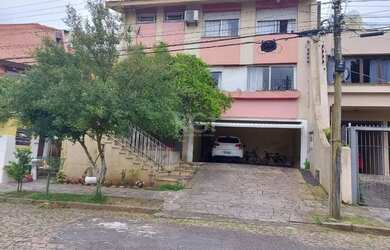 Imagem: A casa possui 5 Dormitórios, 5 Banheiros, 2 Vagas na garagem