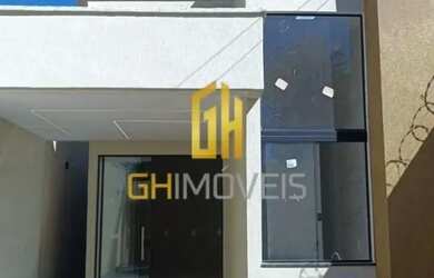 Imagem: A casa possui 3 Dormitórios, 2 Banheiros, 2 Vagas na garagem