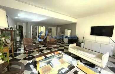 Imagem: O apartamento possui 4 Dormitórios, 5 Banheiros, 1 Vaga na