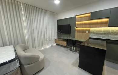 Imagem: O studio possui 1 Dormitório, 1 Banheiro, 1 Vaga na garagem