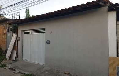 Imagem: A casa possui 2 Dormitórios, 1 Banheiro, 1 Vaga na garagem