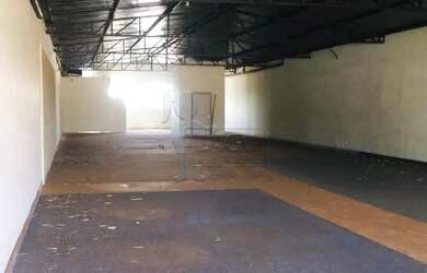 Imagem: O depósito à venda possui 3 Vagas na garagem e 750m² de Área