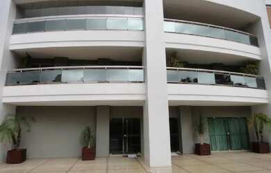 Imagem: O apartamento possui 4 Dormitórios, 3 Banheiros, 4 Vagas na