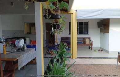 Imagem: A casa possui 2 Dormitórios, 2 Banheiros, 3 Vagas na garagem