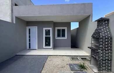 Imagem: A casa possui 2 Dormitórios, 2 Banheiros, 2 Vagas na garagem