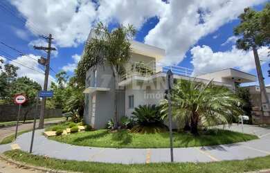 Imagem: A casa em condomínio possui 3 Dormitórios, 4 Banheiros, 4