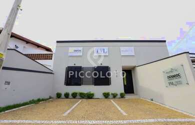 Imagem: A casa possui 1 Dormitório, 2 Banheiros, 3 Vagas na garagem