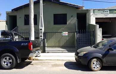 Imagem: A casa possui 3 Dormitórios, 4 Banheiros e está localizado