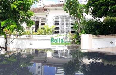 Imagem: A casa possui 4 Dormitórios, 1 Banheiro, 4 Vagas na garagem