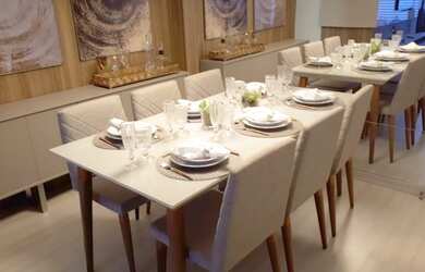 Imagem: O apartamento possui 2 Dormitórios, 1 Banheiro, 1 Vaga na garagem