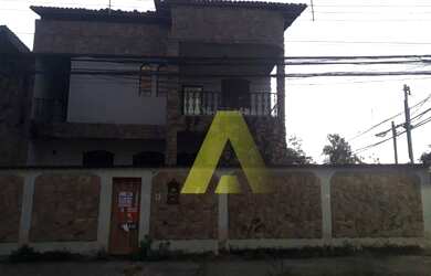 Imagem: A casa possui 4 Dormitórios, 5 Banheiros, 5 Vagas na garagem