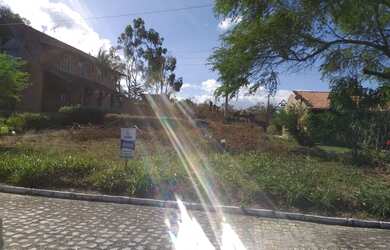 Imagem: O terreno possui 679m² de Área e está localizado em Alpes