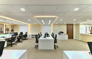 Imagem: O depósito possui 4 Vagas na garagem, 974m² de Área e está