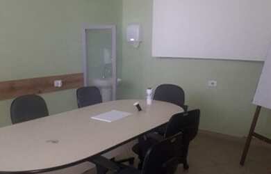 Imagem: O depósito possui 5 Vagas na garagem e 500m² de Área e está