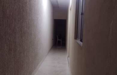 Imagem: A casa possui 2 Dormitórios, 1 Banheiro, 1 Vaga na garagem