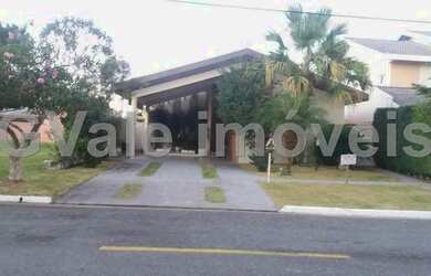 Imagem: A casa em condomínio possui 3 Dormitórios, 1 Banheiro, 4 Vagas