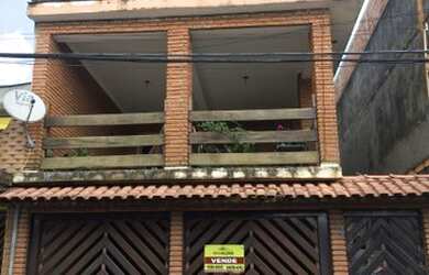 Imagem: A casa possui 2 Dormitórios, 1 Banheiro, 2 Vagas na garagem