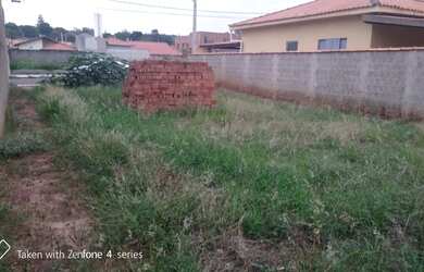 Imagem 9: Lote plano ,com asfalto e vizinhos em ambos os lado, Bairro Bela São...