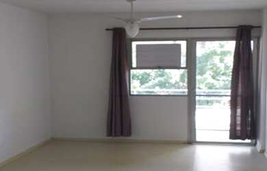 Imagem: O apartamento possui 1 Dormitório, 1 Banheiro, 1 Vaga na garagem