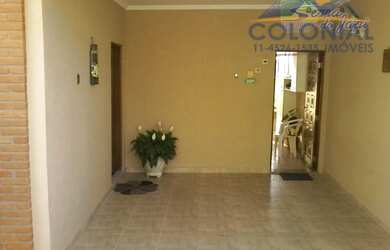 Imagem: A casa possui 3 Dormitórios, 3 Banheiros, 2 Vagas na garagem