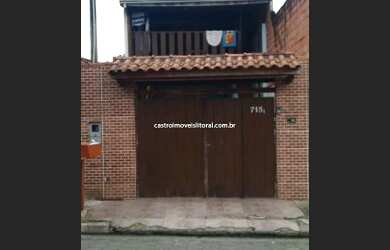 Imagem: A casa possui 3 Dormitórios, 2 Banheiros, 1 Vaga na garagem