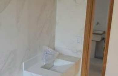 Imagem: A casa em condomínio possui 2 Dormitórios, 1 Banheiro, 3 Vagas