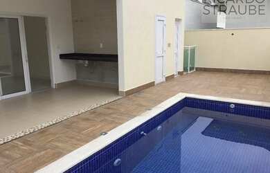 Imagem: A casa possui 3 Dormitórios, 5 Banheiros, 4 Vagas na garagem