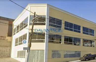 Imagem: O depósito possui 1.040m² de Área e está localizado em