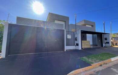 Imagem 2: Belíssima casa Alto Padrão com Piscina no Rita Vieira I