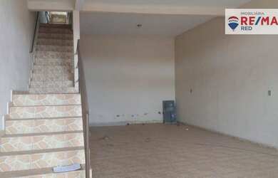 Imagem: A casa possui 3 Dormitórios, 1 Banheiro, 4 Vagas na garagem