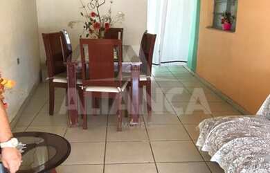 Imagem: A casa possui 5 Dormitórios, 3 Banheiros, 2 Vagas na garagem