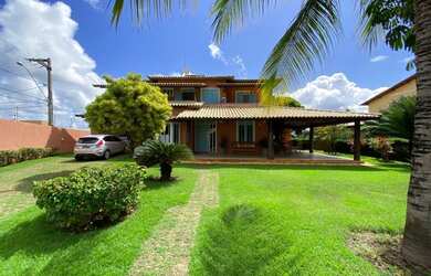 Imagem: A casa em condomínio possui 5 Dormitórios, 5 Banheiros, 4