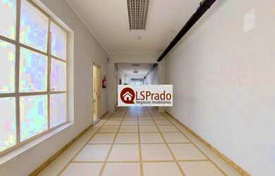 Imagem: O depósito possui 470m² de Área e está localizado em Centro