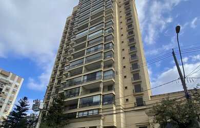 Imagem: O apartamento possui 3 Dormitórios, 5 Banheiros, 3 Vagas na