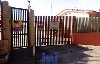 Imagem: A casa possui 3 Dormitórios, 2 Banheiros, 1 Vaga na garagem