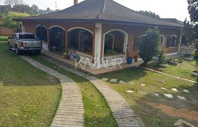 Imagem 4: Chacara em Atibaia SP. Piscina, Churrasqueira, VarandaeÁrea de serviço