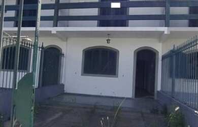 Imagem: A casa possui 2 Dormitórios, 2 Banheiros, 1 Vaga na garagem